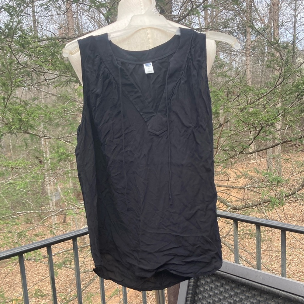 Old Navy Black Sleeveless Top with 2 strings sz. M